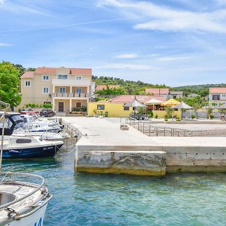 Apartment L And S On The Beach Ugrinici Exterior foto
