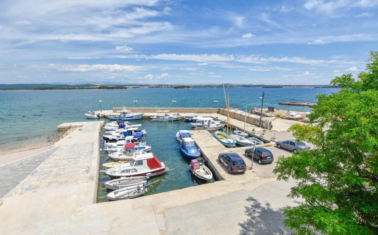 Apartment L And S On The Beach Ugrinici Exterior foto